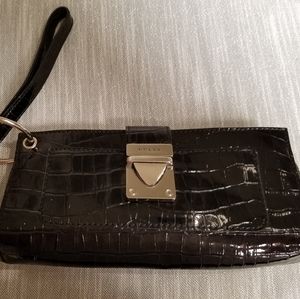 Guess clutch